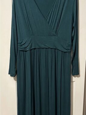 Long Sleeve V-Neck Maxi Dress